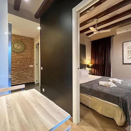 Unique Est Apartment