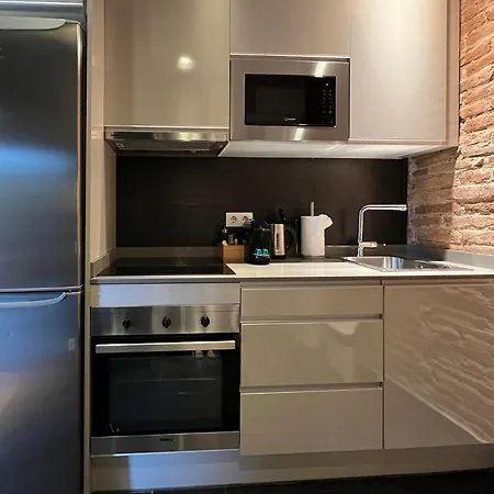 Unique Est Apartment
