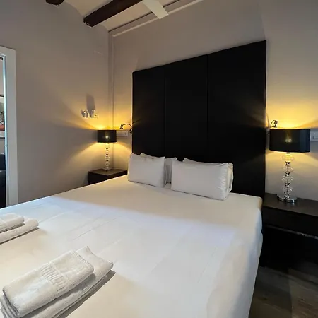 Unique Est Apartment